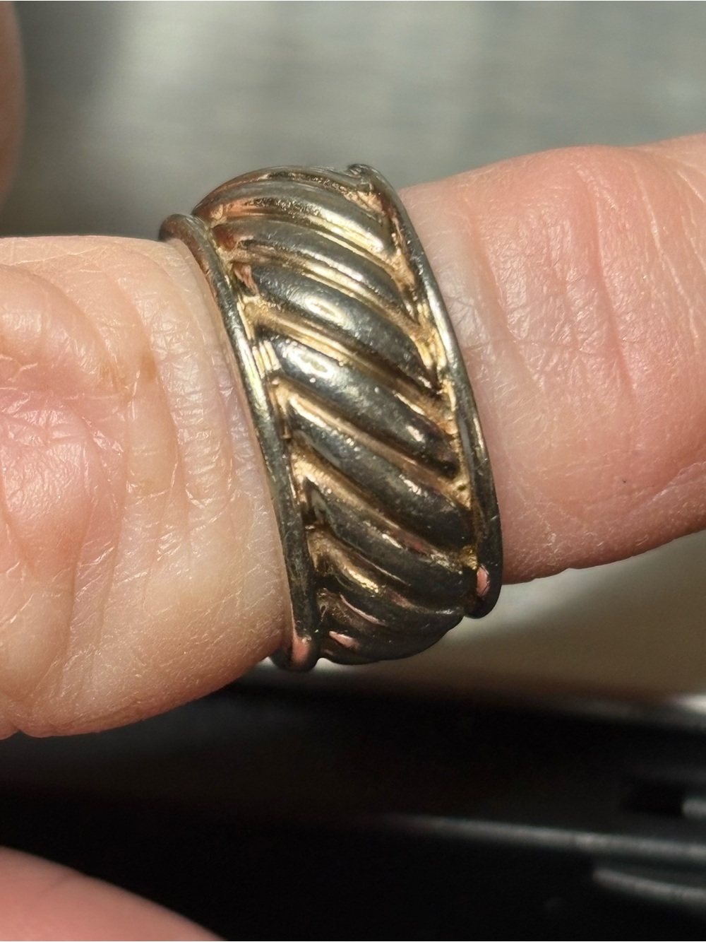 925 Silver Classic  Two-Tone Textured Band Ring - Gold size 6